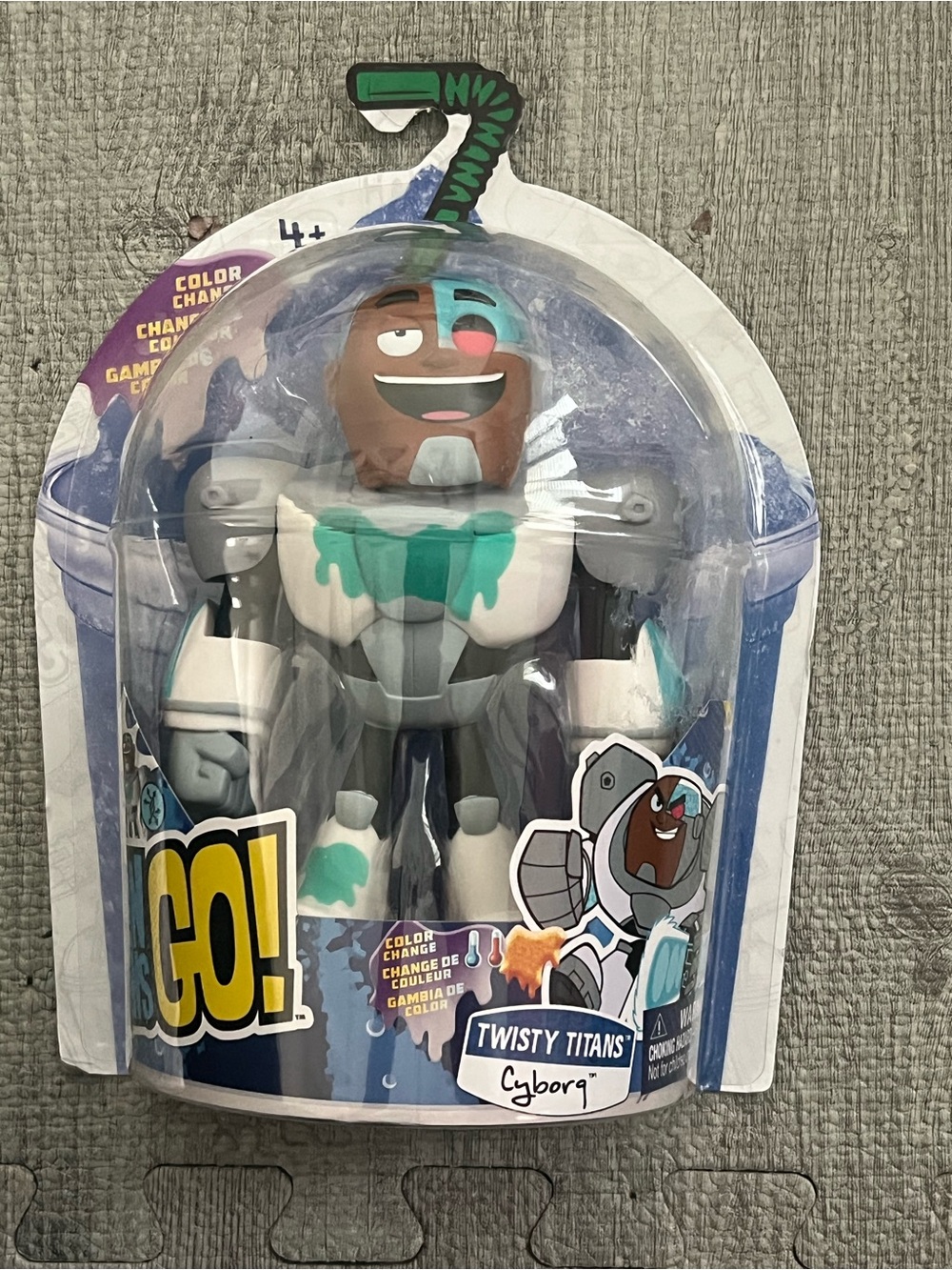 Teen Titans Go! Twisty Titans Cyborg Color Change Multicolor Action Figure 4+